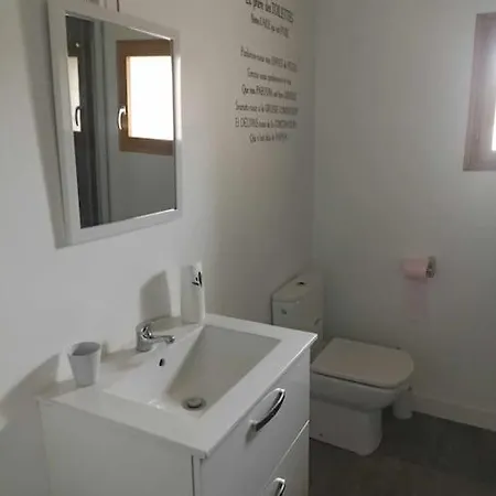 Maisonnette Pouvant Accueillir 4 Personnes Et Bebe Hotel